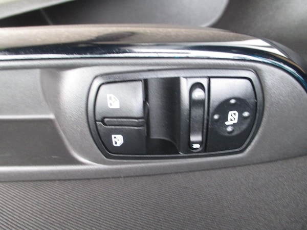 Used Vauxhall Corsa 2015 for sale - 76304511: Photo 32