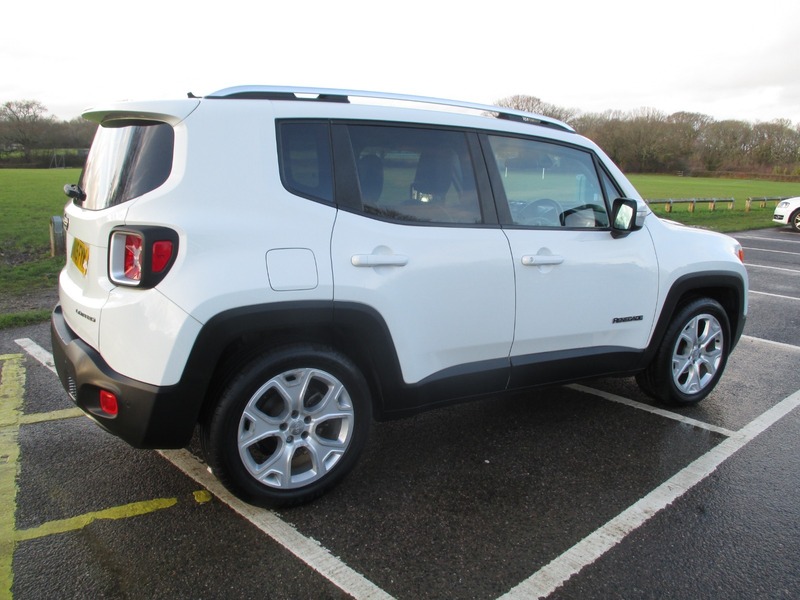 Used Jeep Renegade 2015 for sale - 77228000: Photo 8
