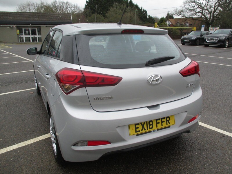 Used Hyundai i20 2018 for sale - 77547918: Photo 11