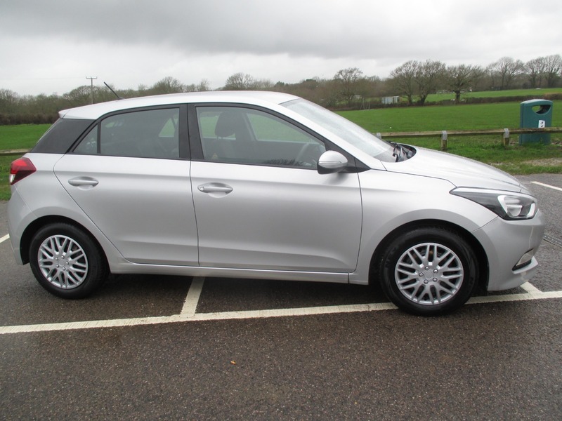 Used Hyundai i20 2018 for sale - 77547918: Photo 5