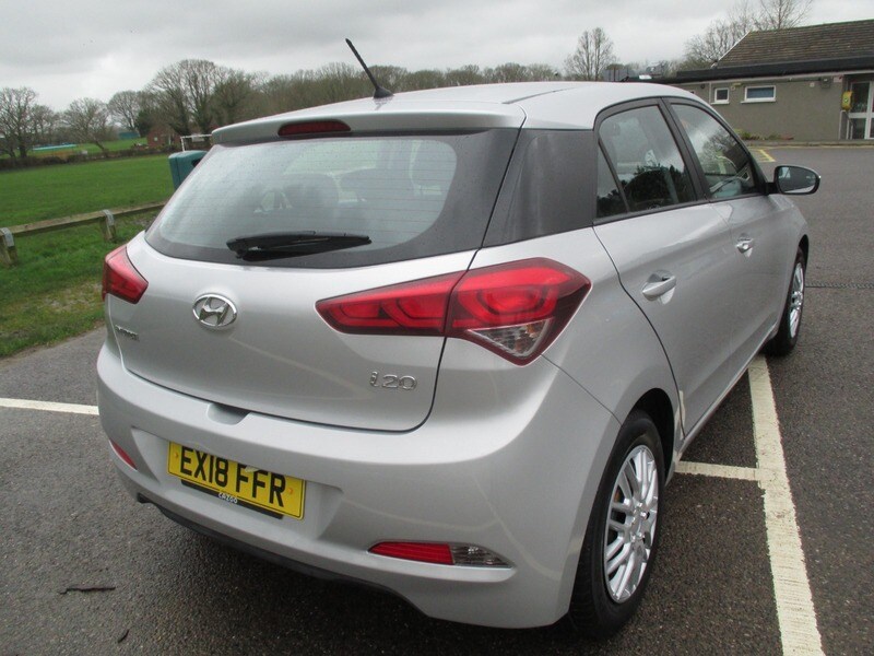 Used Hyundai i20 2018 for sale - 77547918: Photo 9