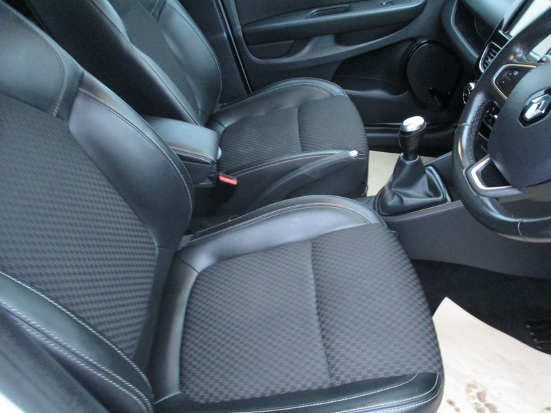 Used Renault Clio 2017 for sale - 76950881: Photo 22