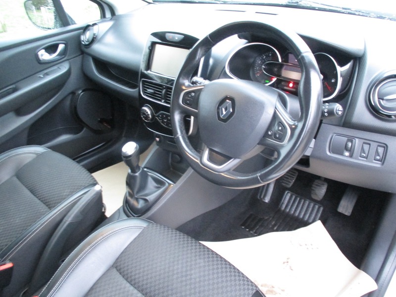 Used Renault Clio 2017 for sale - 76950881: Photo 23