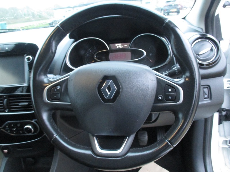 Used Renault Clio 2017 for sale - 76950881: Photo 36