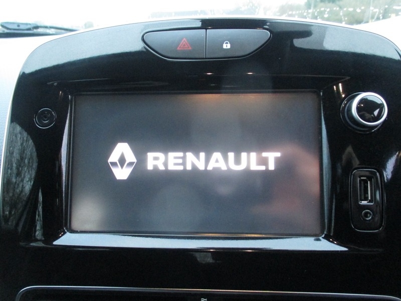 Used Renault Clio 2017 for sale - 76950881: Photo 39