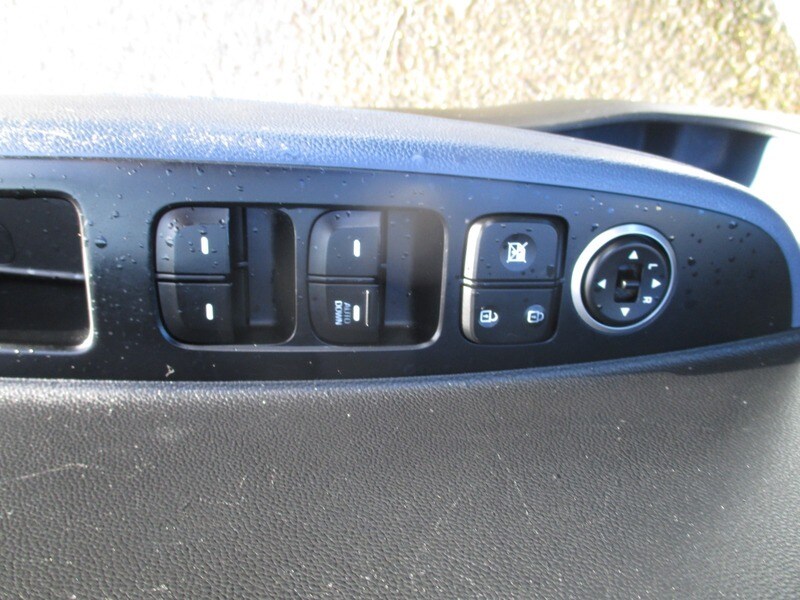 Used Hyundai i10 2014 for sale - 76896668: Photo 33