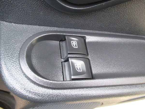 Used Dacia Duster 2018 for sale - 76304510: Photo 32