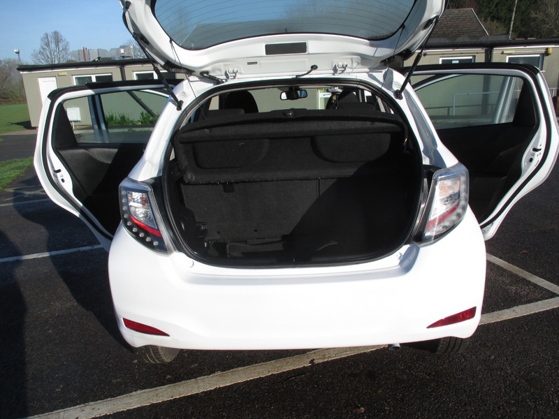 Used Toyota Yaris 2014 for sale - 76934969: Photo 10