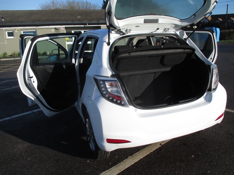 Used Toyota Yaris 2014 for sale - 76934969: Photo 11