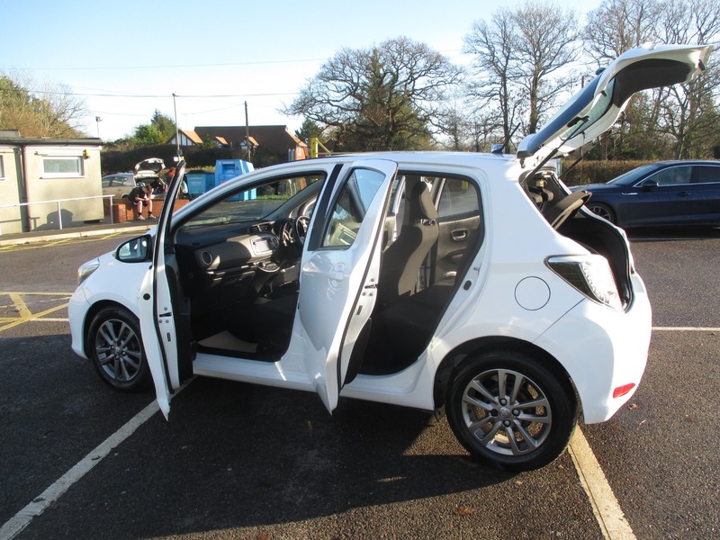 Used Toyota Yaris 2014 for sale - 76934969: Photo 13