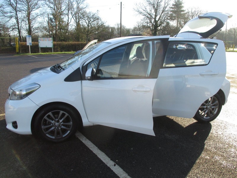 Used Toyota Yaris 2014 for sale - 76934969: Photo 15