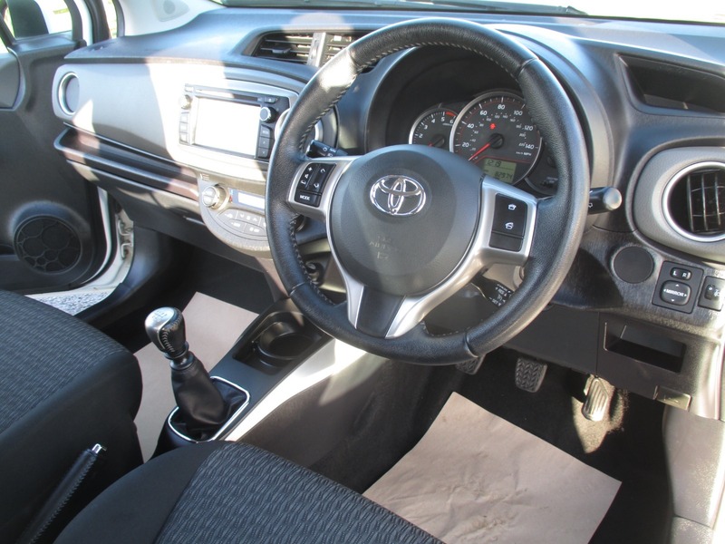 Used Toyota Yaris 2014 for sale - 76934969: Photo 21