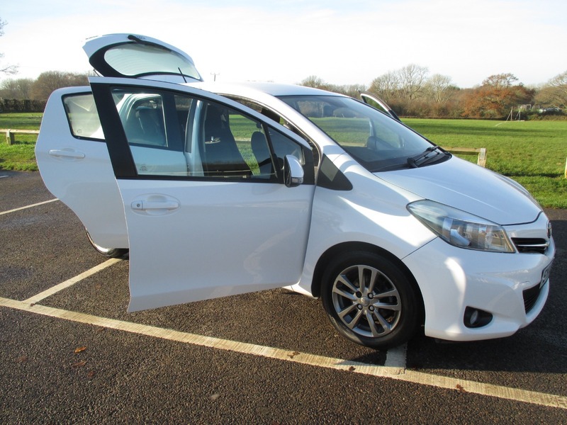 Used Toyota Yaris 2014 for sale - 76934969: Photo 3