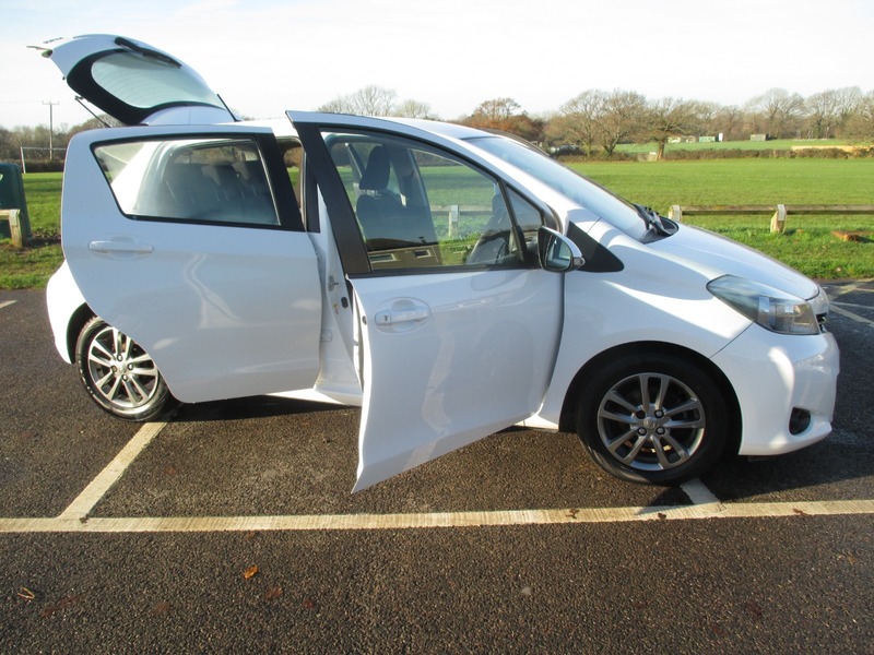 Used Toyota Yaris 2014 for sale - 76934969: Photo 5