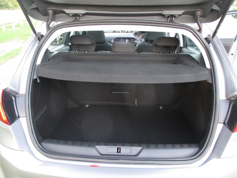 Used Peugeot 308 2017 for sale - 76368346: Photo 26