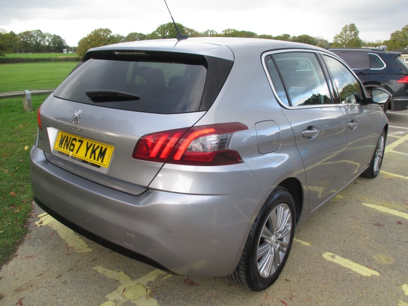 Used Peugeot 308 2017 for sale - 76368346: Photo 8