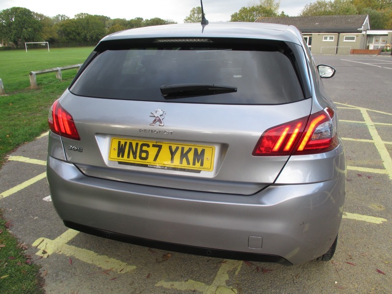 Used Peugeot 308 2017 for sale - 76368346: Photo 9