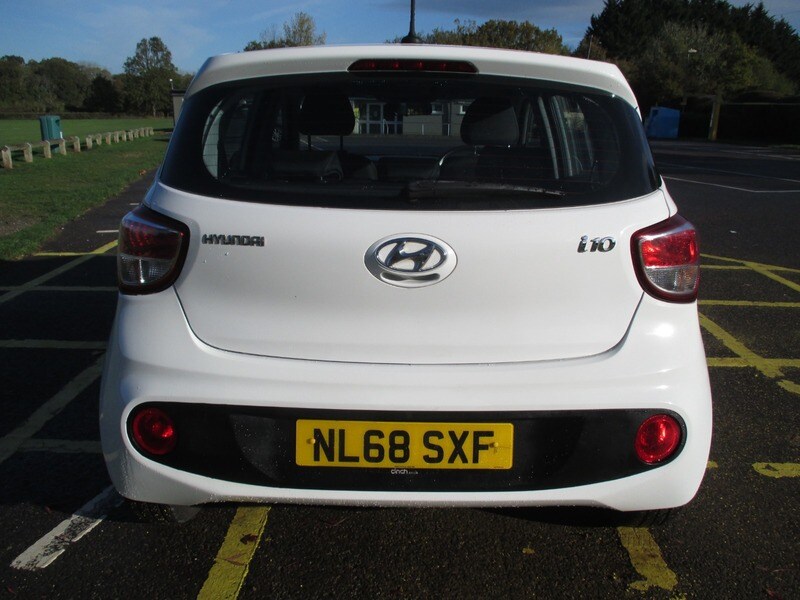 Used Hyundai i10 2018 for sale - 76380201: Photo 11