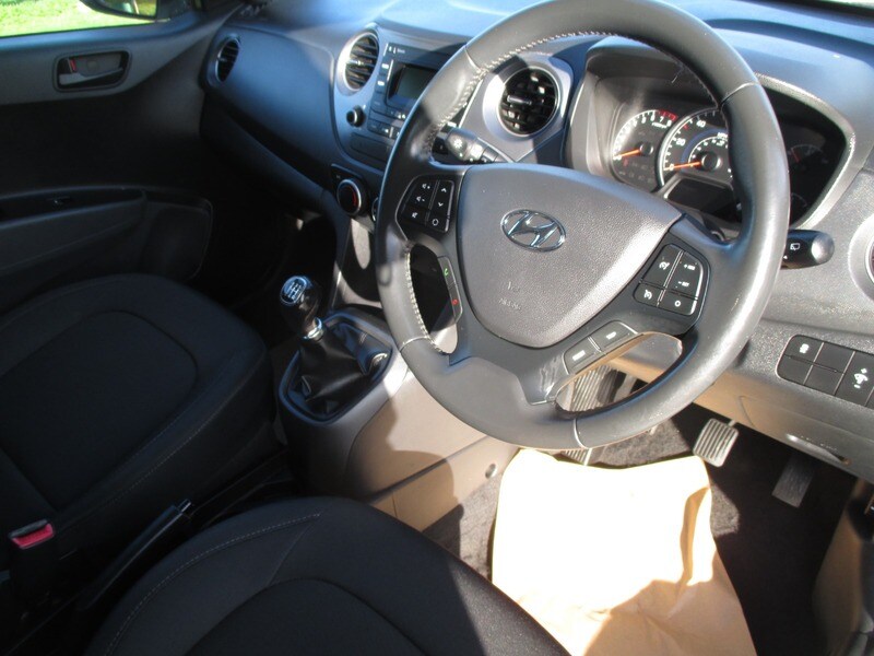 Used Hyundai i10 2018 for sale - 76380201: Photo 24