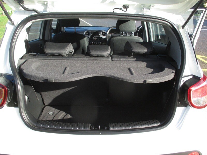 Used Hyundai i10 2018 for sale - 76380201: Photo 28