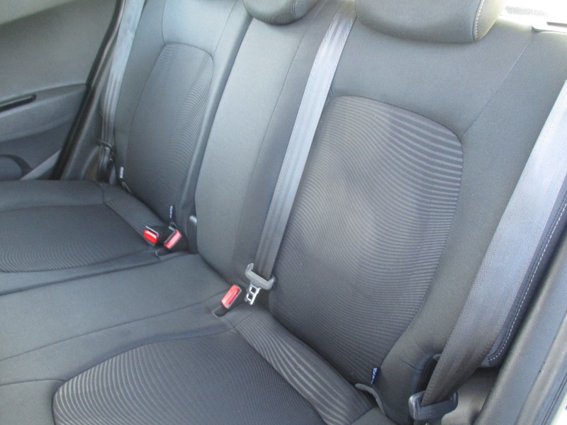 Used Hyundai i10 2018 for sale - 76380201: Photo 30