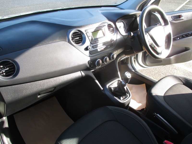 Used Hyundai i10 2018 for sale - 76380201: Photo 31