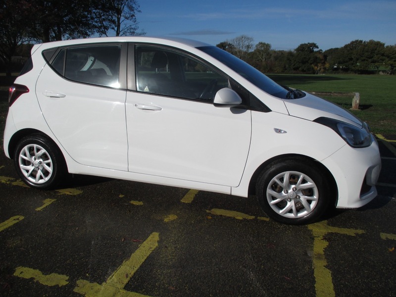 Used Hyundai i10 2018 for sale - 76380201: Photo 5