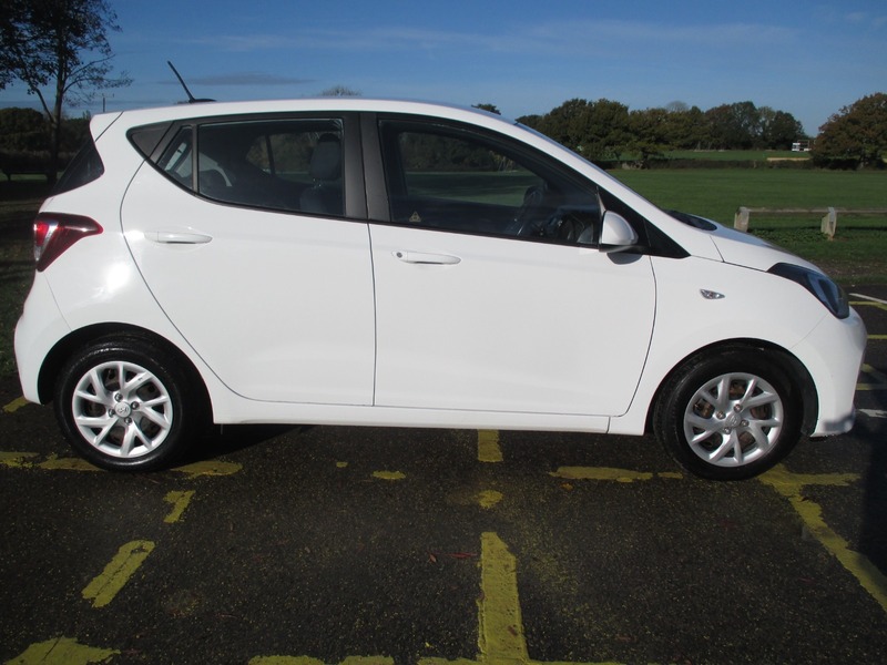 Used Hyundai i10 2018 for sale - 76380201: Photo 6