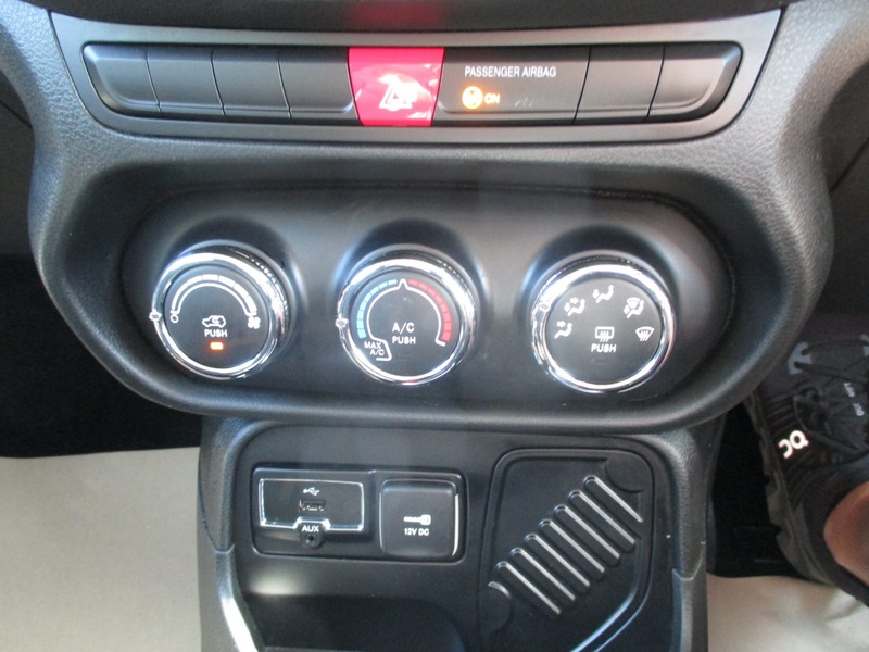 Used Jeep Renegade 2015 for sale - 78154635: Photo 41