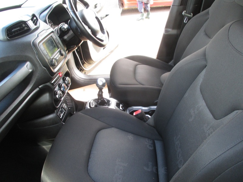 Used Jeep Renegade 2015 for sale - 76368352: Photo 31