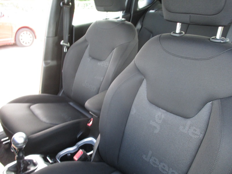 Used Jeep Renegade 2015 for sale - 76368352: Photo 32