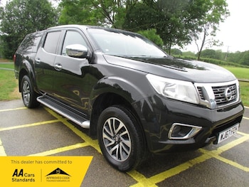 Used Nissan Navara 2017 for sale - 76192723: Photo