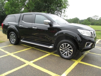 Used Nissan Navara 2017 for sale - 76192723: Photo