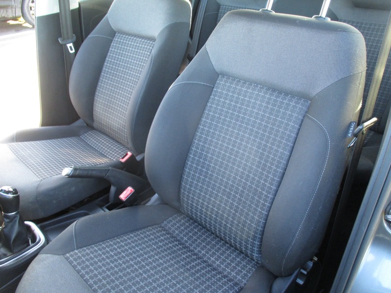 Used Volkswagen Polo 2015 for sale - 77154090: Photo 31