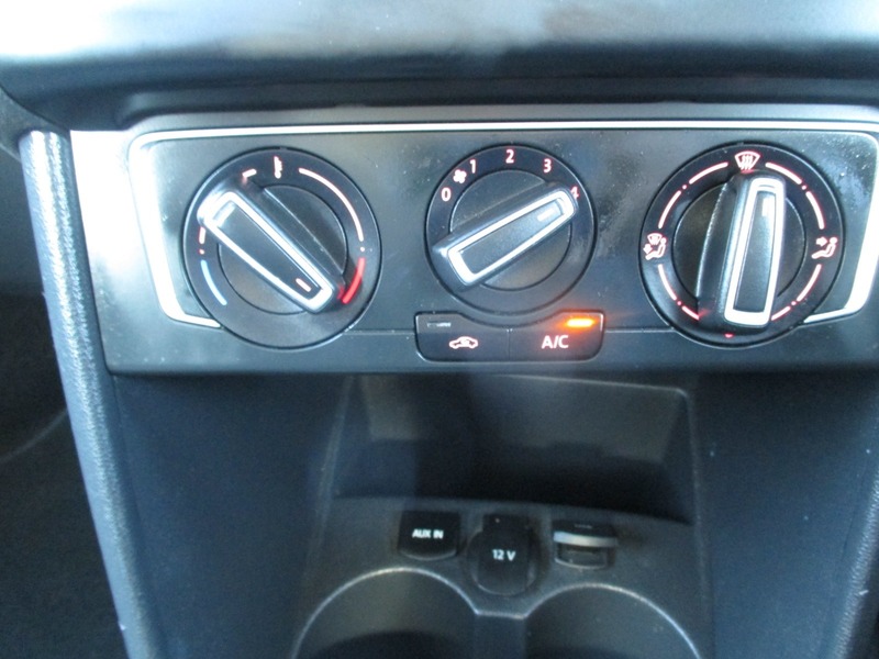 Used Volkswagen Polo 2015 for sale - 77154090: Photo 40