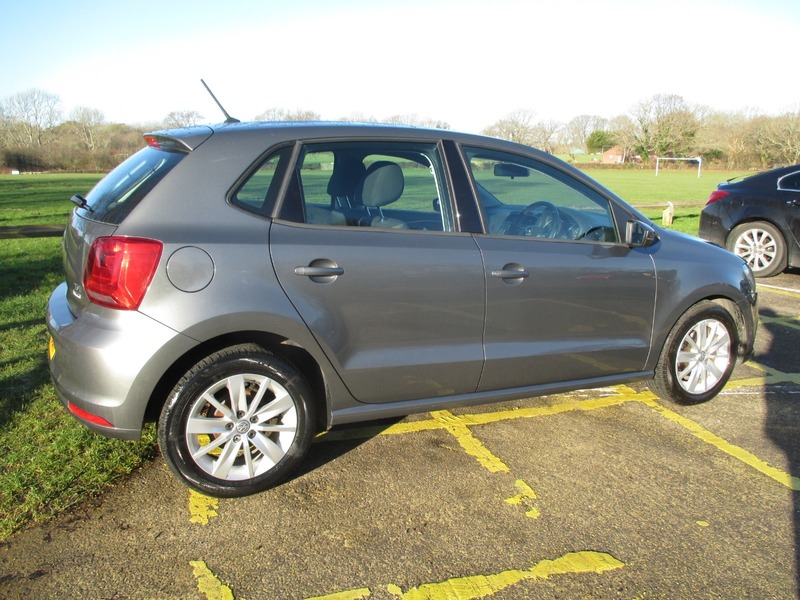 Used Volkswagen Polo 2015 for sale - 77154090: Photo 7