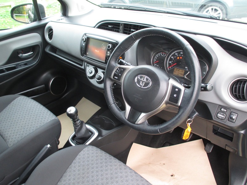 Used Toyota Yaris 2014 for sale - 76470721: Photo 23