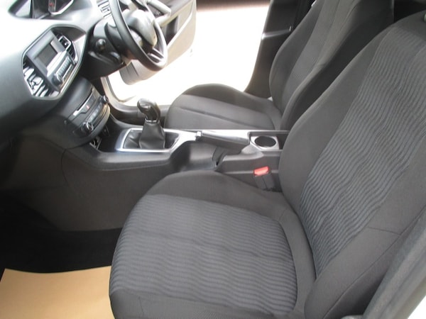 Used Peugeot 308 2015 for sale - 76192715: Photo 32
