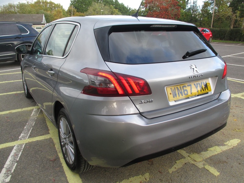 Used Peugeot 308 2017 for sale - 76430570: Photo 12