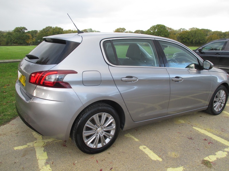 Used Peugeot 308 2017 for sale - 76430570: Photo 8
