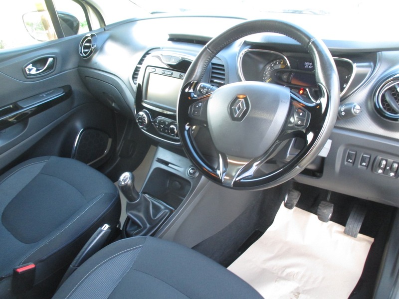 Used Renault Captur 2015 for sale - 76821372: Photo 24