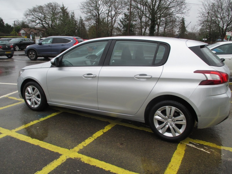Used Peugeot 308 2016 for sale - 77477956: Photo 13