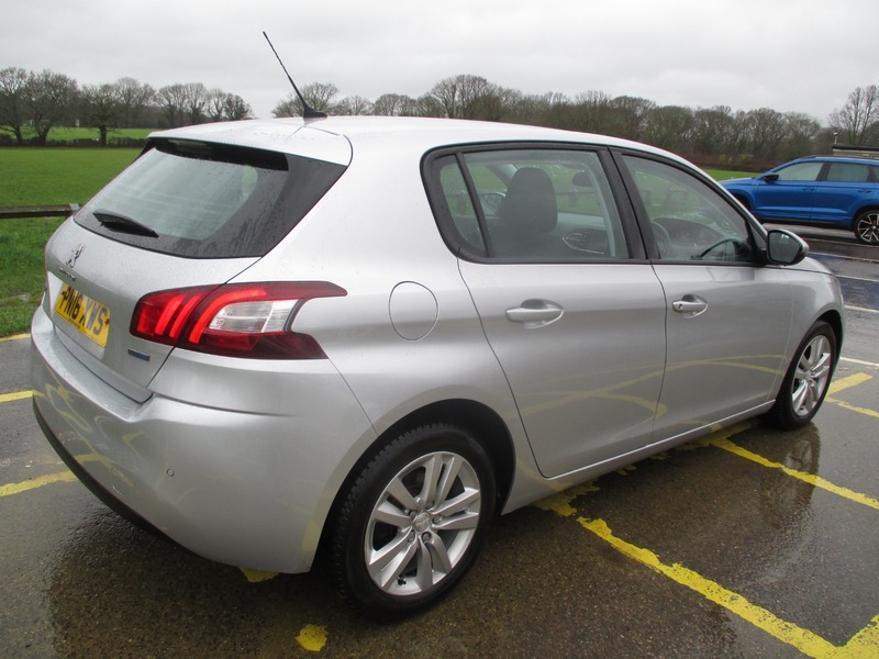 Used Peugeot 308 2016 for sale - 77477956: Photo 8