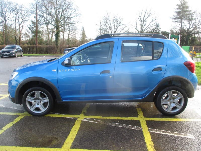 Used Dacia Sandero Stepway 2017 for sale - 77227991: Photo 14