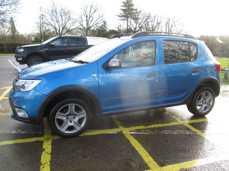 Used Dacia Sandero Stepway 2017 for sale - 77227991: Photo 15