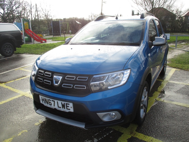 Used Dacia Sandero Stepway 2017 for sale - 77227991: Photo 17