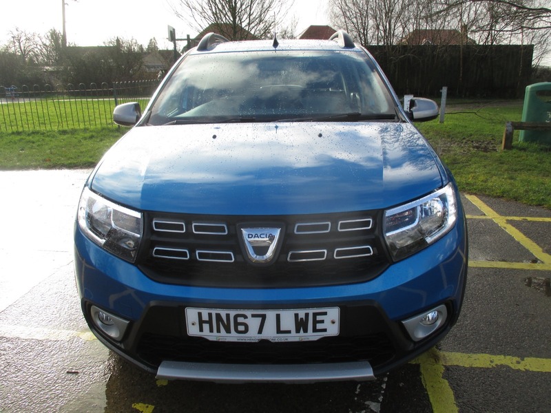 Used Dacia Sandero Stepway 2017 for sale - 77227991: Photo 18