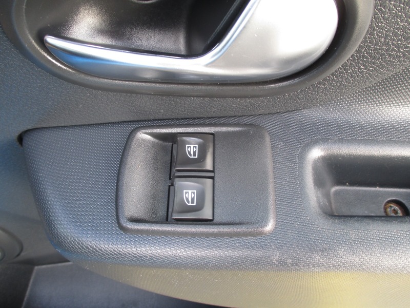 Used Dacia Sandero Stepway 2017 for sale - 77227991: Photo 32