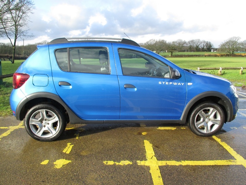 Used Dacia Sandero Stepway 2017 for sale - 77227991: Photo 6