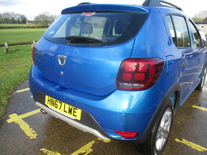 Used Dacia Sandero Stepway 2017 for sale - 77227991: Photo 9
